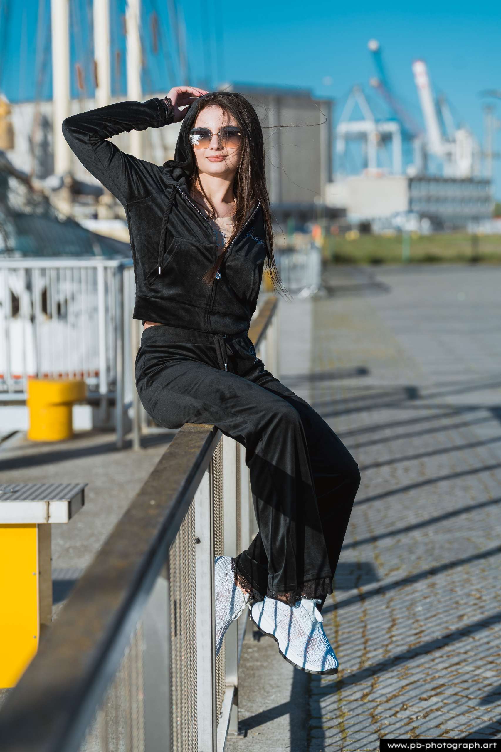 Fotografia produktowa dla marki odzieżowej na Łasztowni — Szczecin